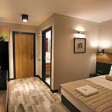 Hotel Kalevera 3*