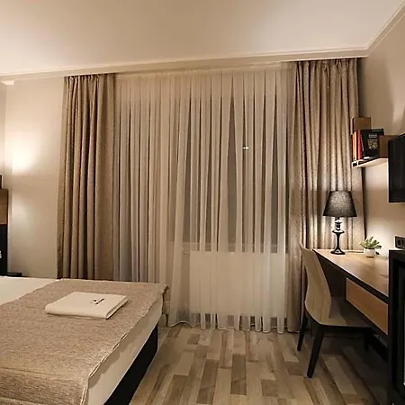 Hotel Kalevera 3*